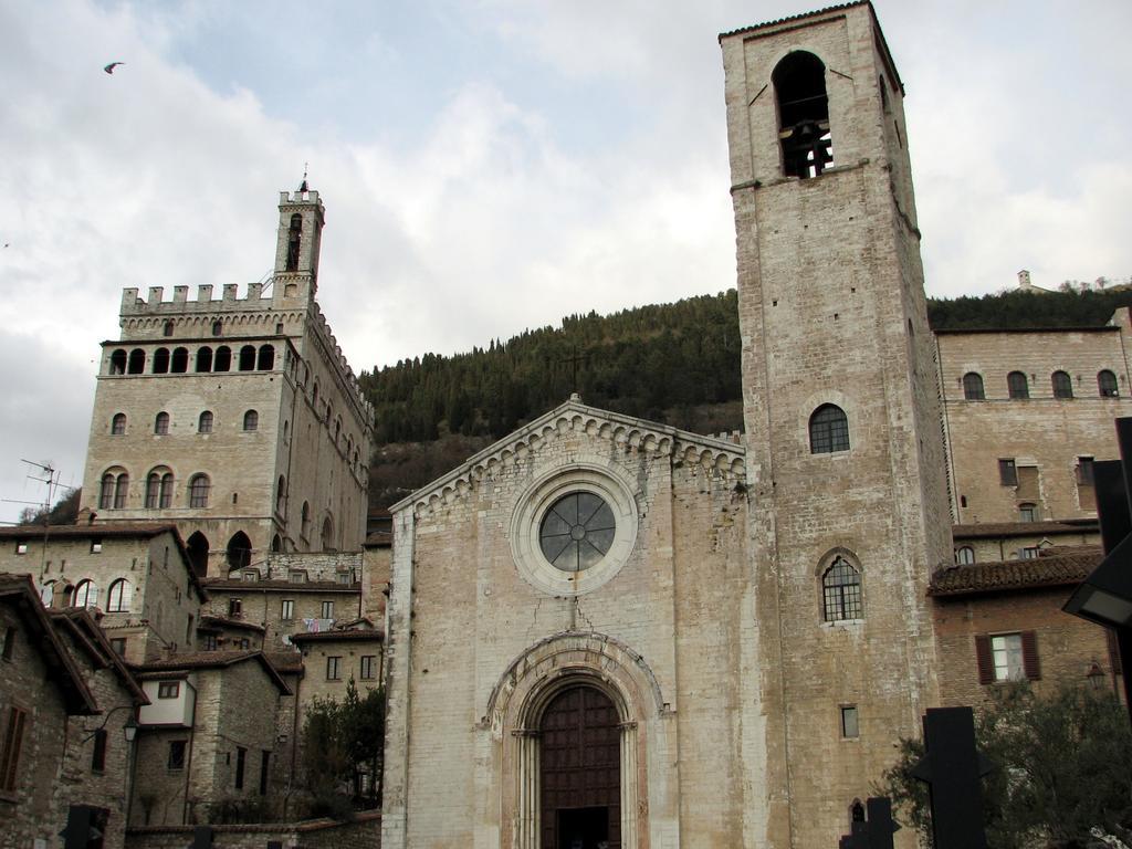 Apartmán La Signora Dei Fiori Gubbio Exteriér fotografie